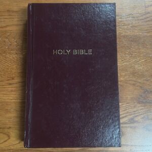 Thomas Nelson NKJV Pew Bible Large Print Red Letter Burgundy Hardcover 2017